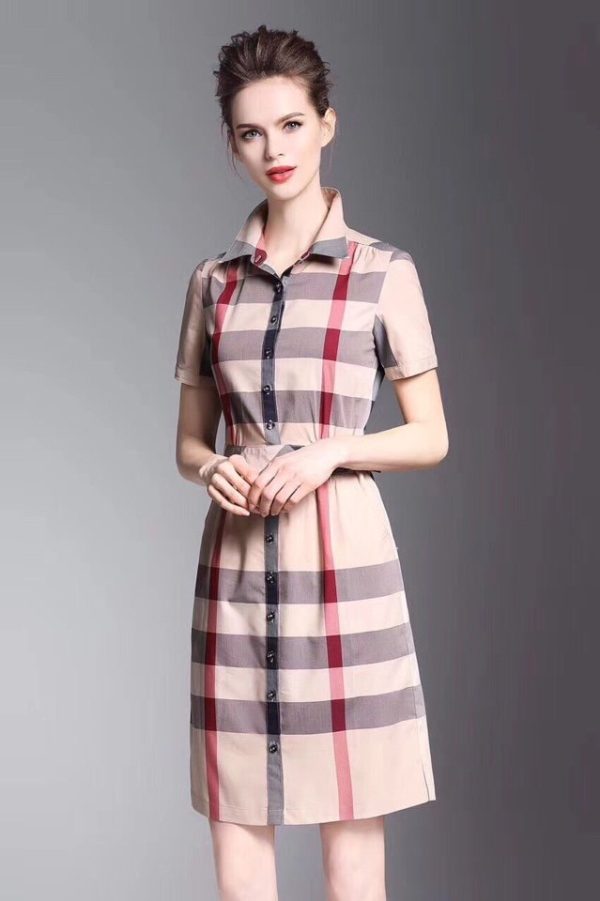 Đầm đen ren lưới